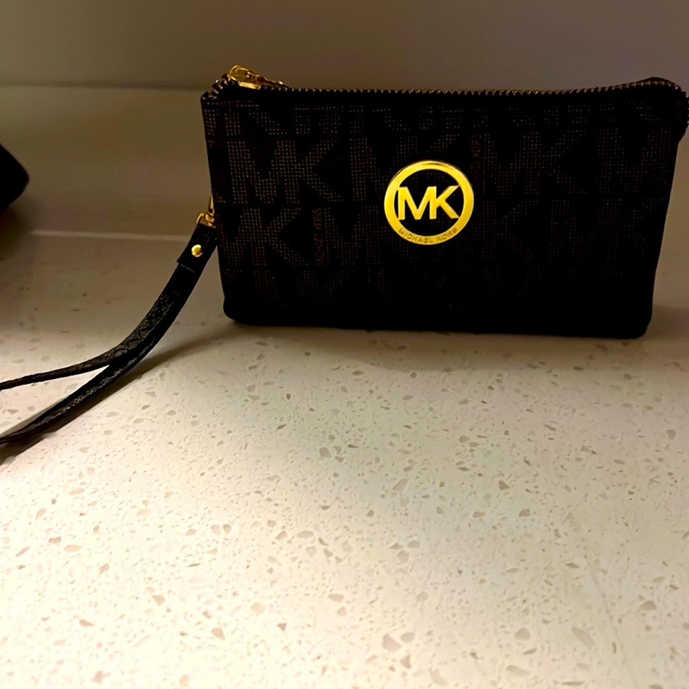 Small purse-let